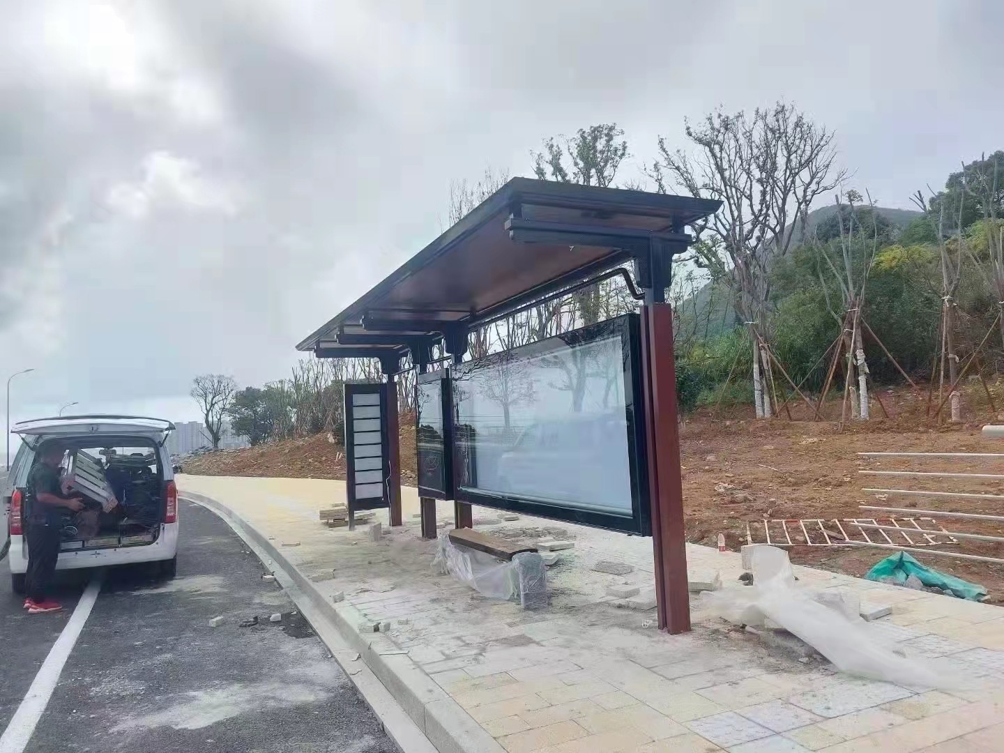 候車亭實(shí)物圖 候車亭實(shí)物圖